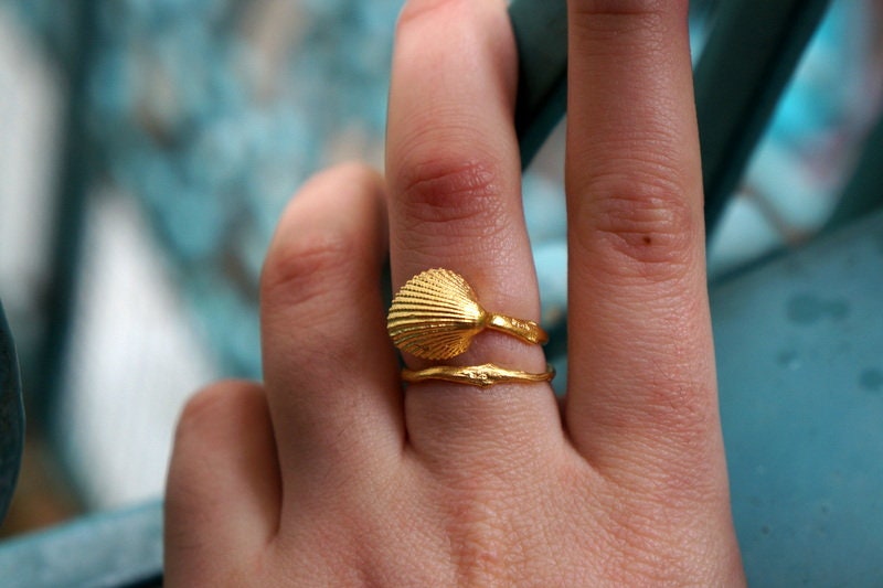 Solid Gold Shell Ring – Adjustable Real Sea Shell & Twig Design Gold