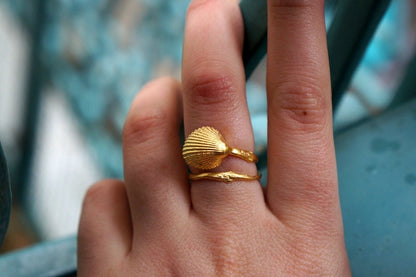 Solid Gold Shell Ring – Adjustable Real Sea Shell & Twig Design Gold